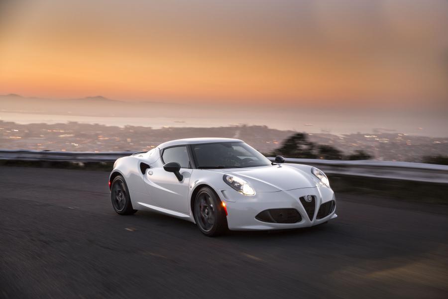  Alfa Romeo 4C Launch Edition (960) 2015 года  (NA) (фото 2 из 44)